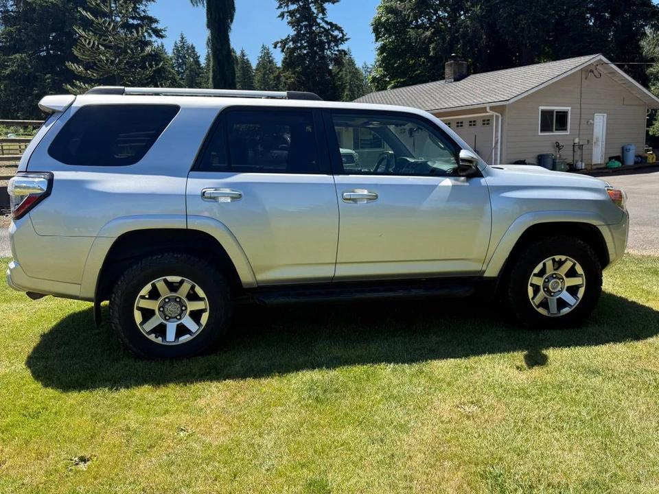 2016 Toyota 4Runner 5th Gen - Image 2 of 8