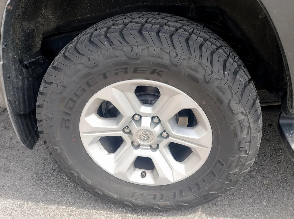2016 Toyota 4Runner 5th Gen - Image 9 of 18