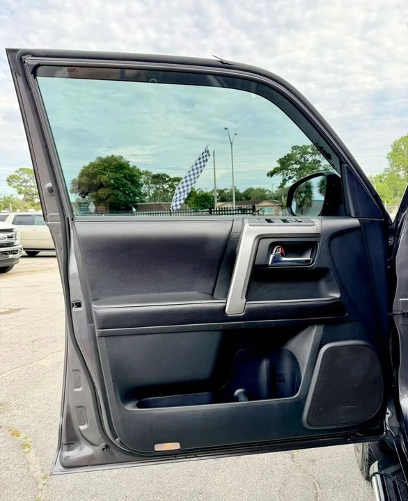 2016 Toyota 4Runner - Image 16 of 20