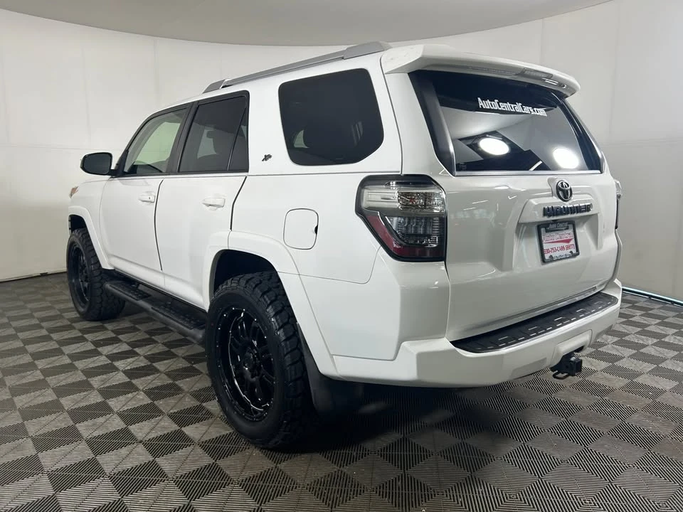 2016 Toyota 4Runner 5th Gen - Image 6 of 20