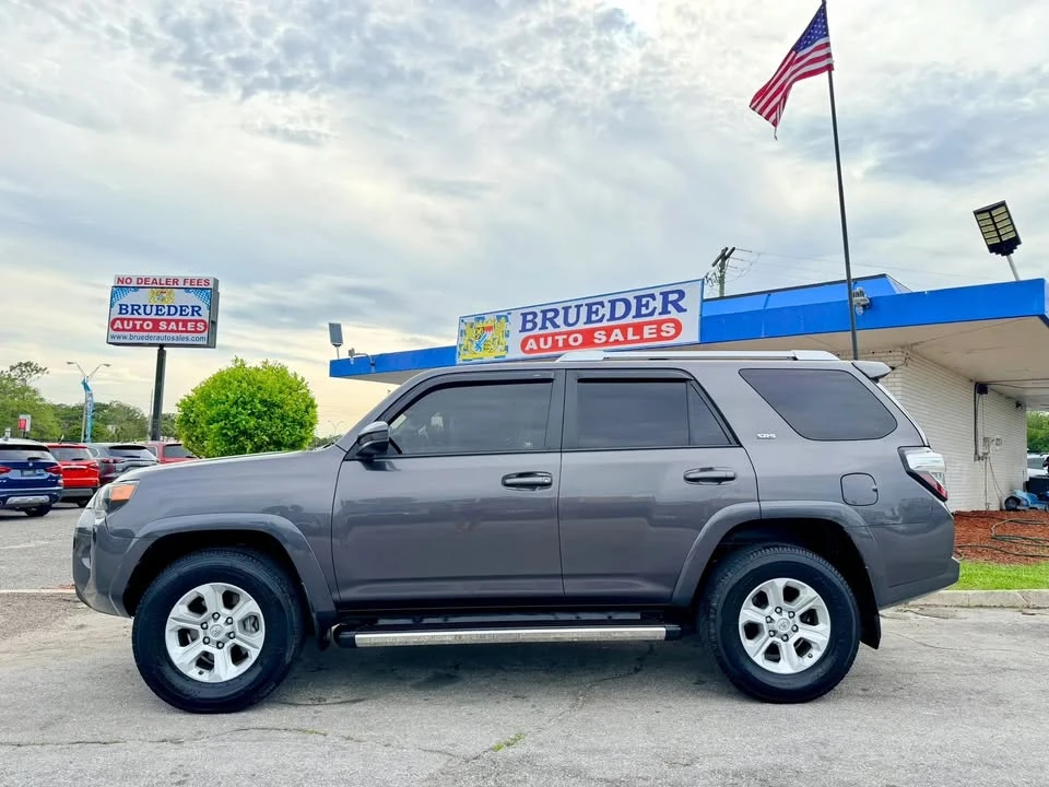 2016 Toyota 4Runner - Image 2 of 20