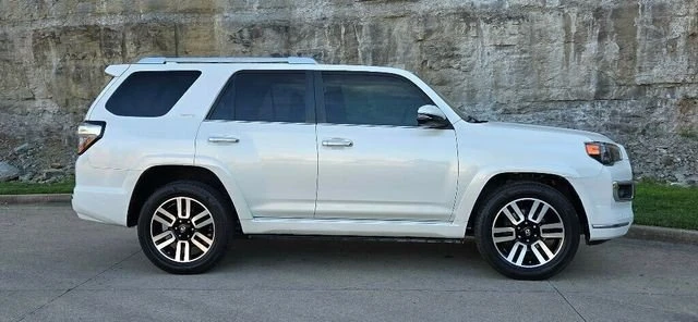 2016 Toyota 4Runner 5th Gen - Image 2 of 20