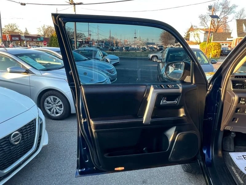 2016 Toyota 4Runner 5th Gen - Image 9 of 20