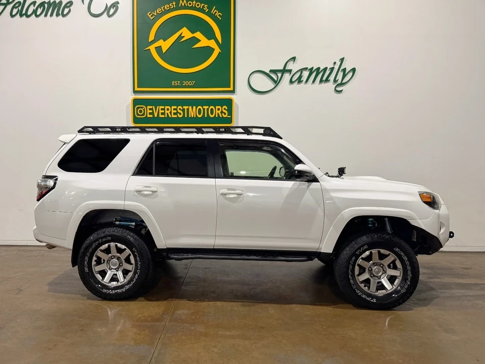 2016 Toyota 4Runner 5th Gen - Image 8 of 12
