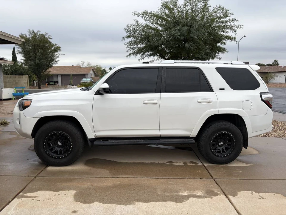 2016 Toyota 4Runner 5th Gen - Image 4 of 10