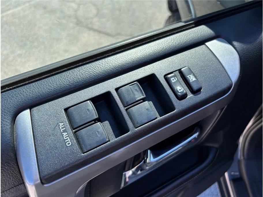 2016 Toyota 4Runner 5th Gen - Image 18 of 21