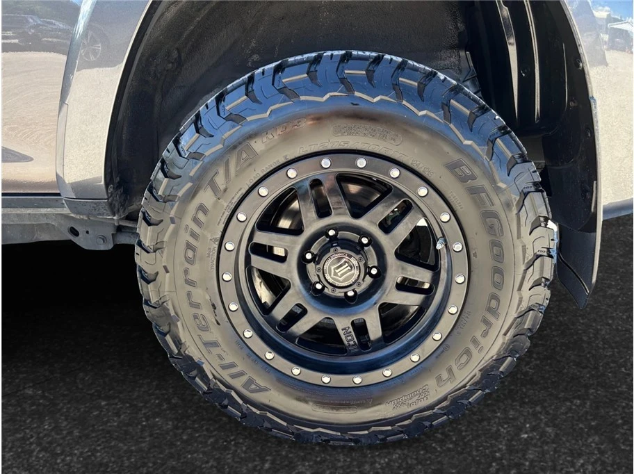 2016 Toyota 4Runner 5th Gen - Image 13 of 21
