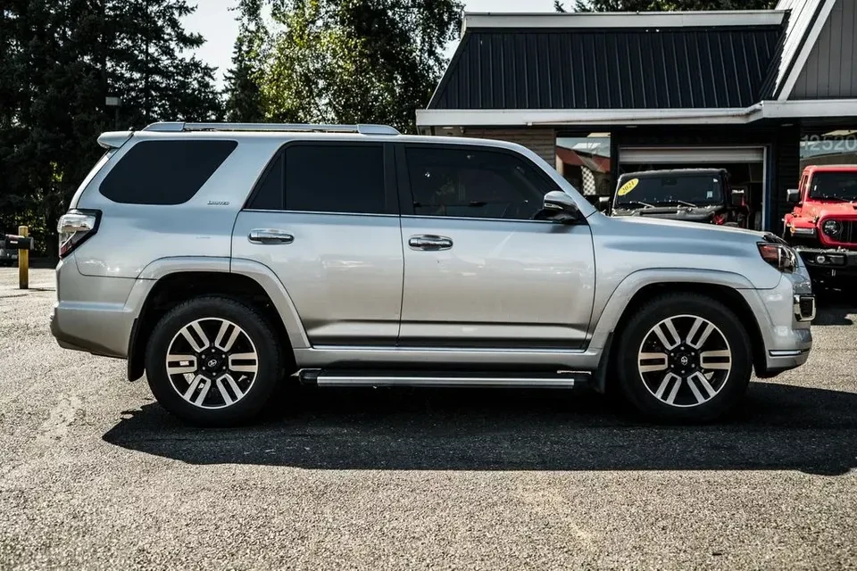 2016 Toyota 4Runner 5th Gen - Image 4 of 7
