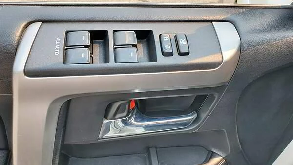 2016 Toyota 4Runner 5th Gen - Image 9 of 18