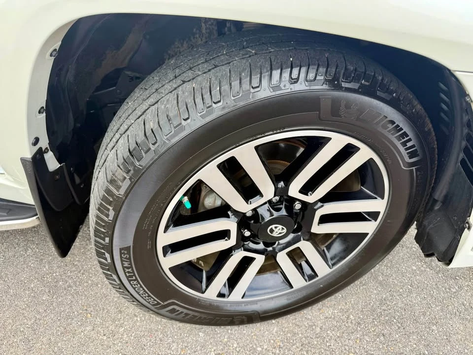2016 Toyota 4Runner 5th Gen - Image 9 of 20