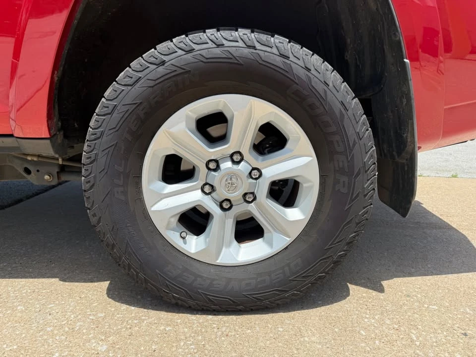 2016 Toyota 4Runner 5th Gen - Image 6 of 10