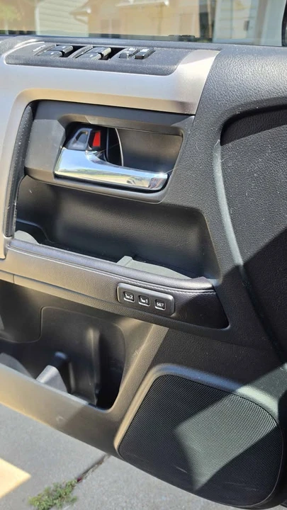 2016 Toyota 4Runner 5th Gen - Image 11 of 13