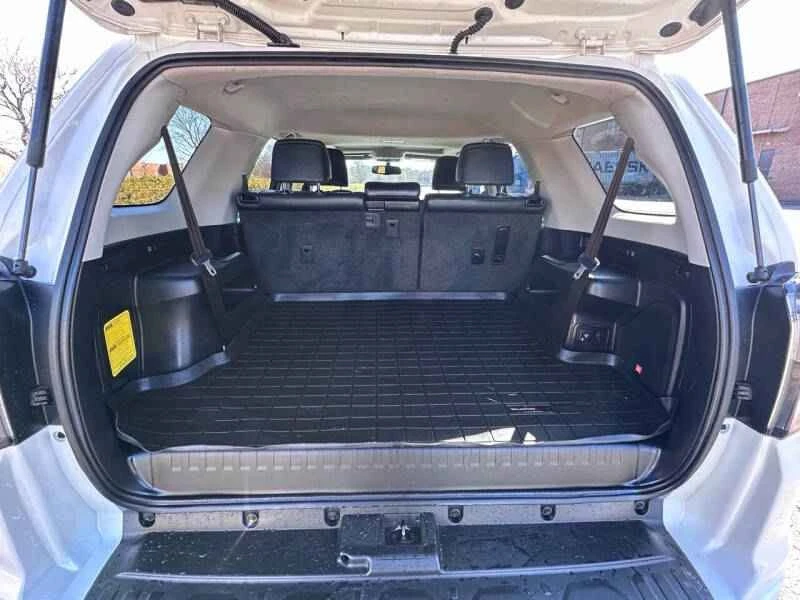 2016 Toyota 4Runner 5th Gen - Image 9 of 11