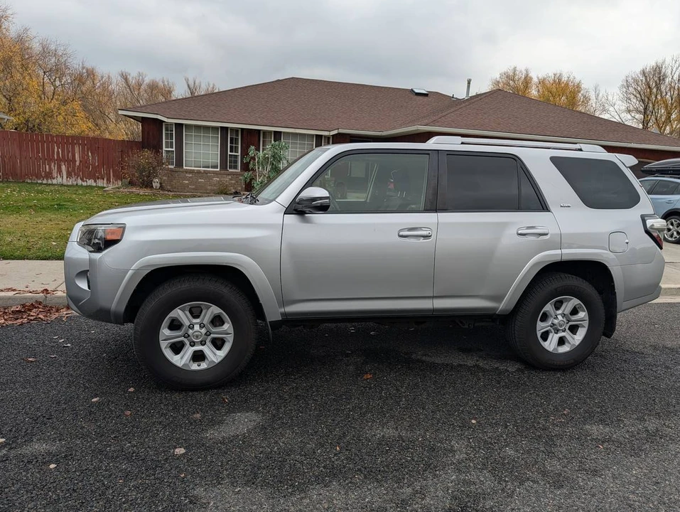 2016 Toyota 4Runner 5th Gen - Image 4 of 8