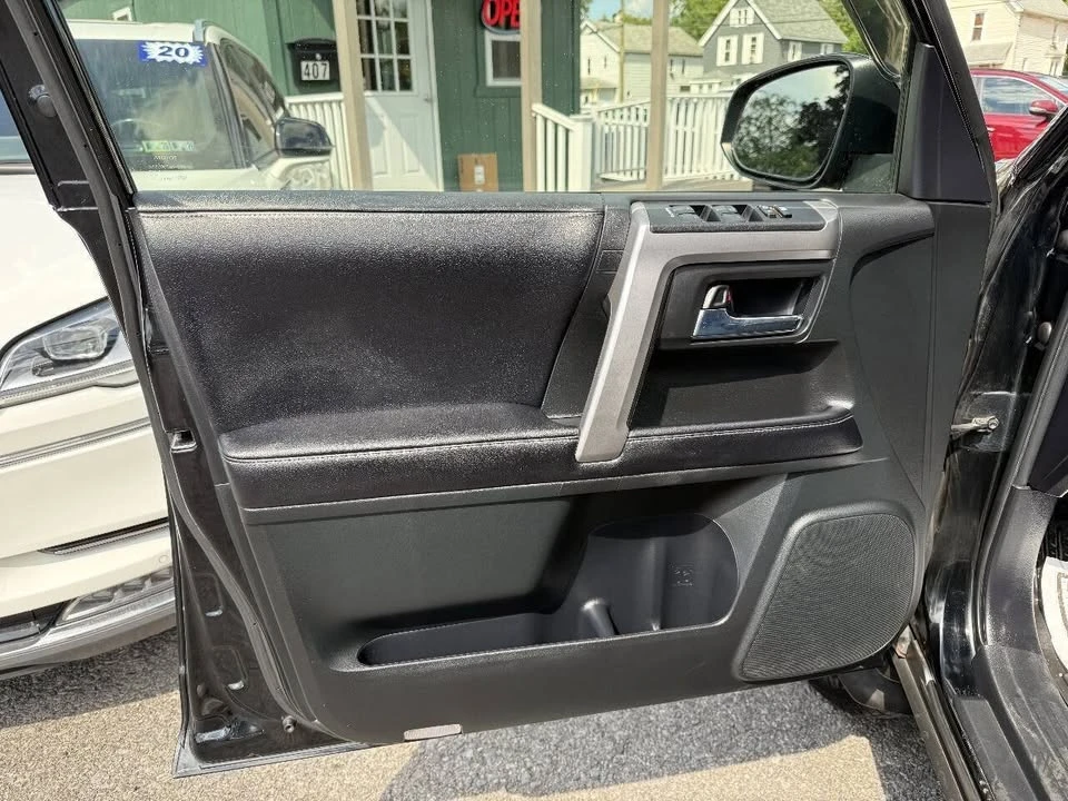 2016 Toyota 4Runner 5th Gen - Image 10 of 20