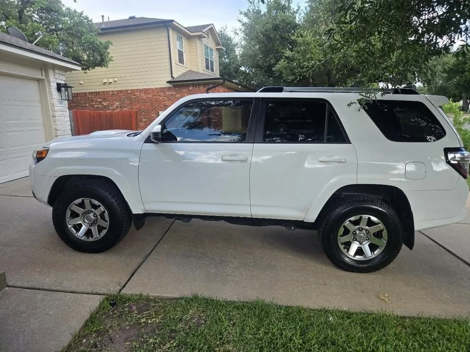 2016 Toyota 4Runner 5th Gen - Image 4 of 20