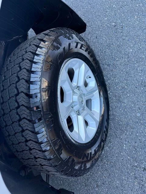 2016 Toyota 4Runner 5th Gen - Image 8 of 19