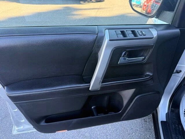 2016 Toyota 4Runner 5th Gen - Image 15 of 19