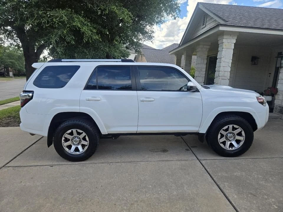 2016 Toyota 4Runner 5th Gen - Image 5 of 20