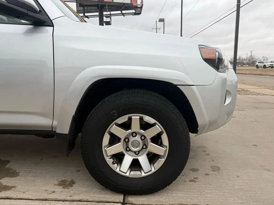 2016 Toyota 4Runner 5th Gen - Image 13 of 20