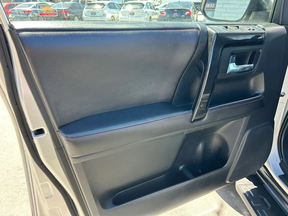 2016 Toyota 4Runner 5th Gen - Image 11 of 15