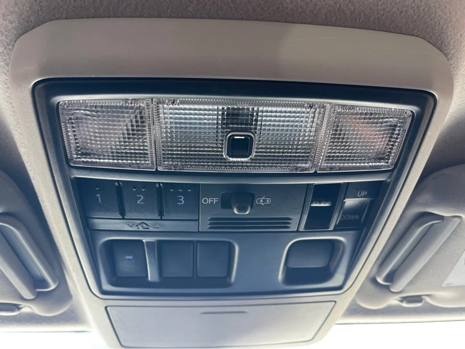 2016 Toyota 4Runner 5th Gen - Image 11 of 20
