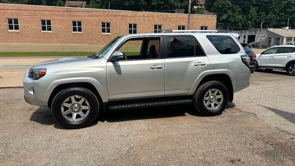 2016 Toyota 4Runner 5th Gen - Image 4 of 18