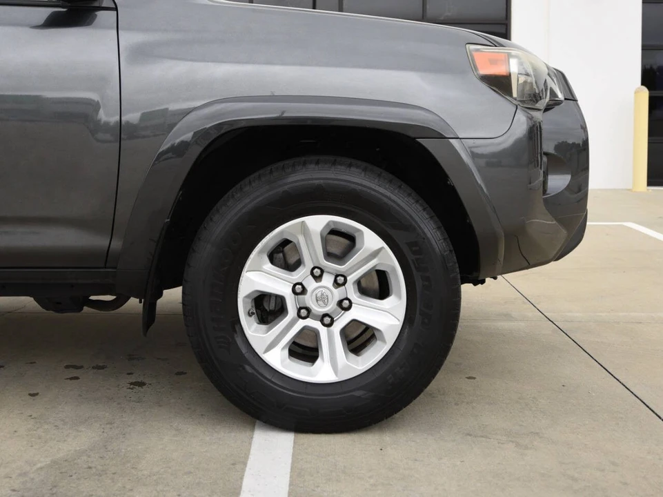 2016 Toyota 4Runner 5th Gen - Image 11 of 19