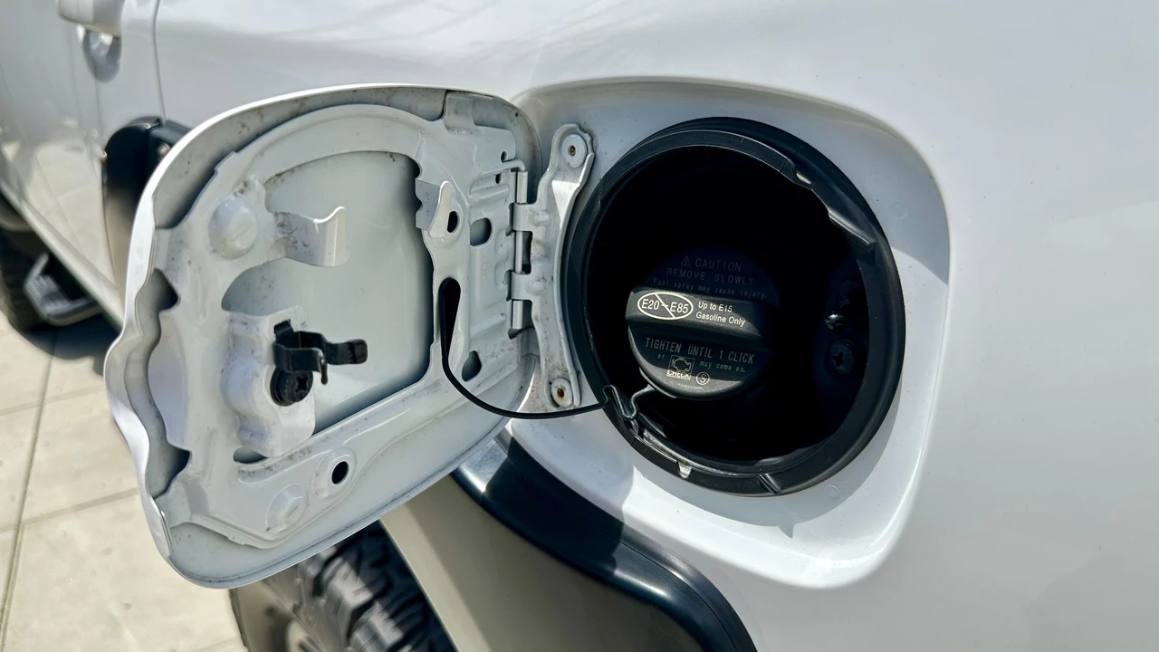 2016 Toyota 4Runner 5th Gen - Image 24 of 31