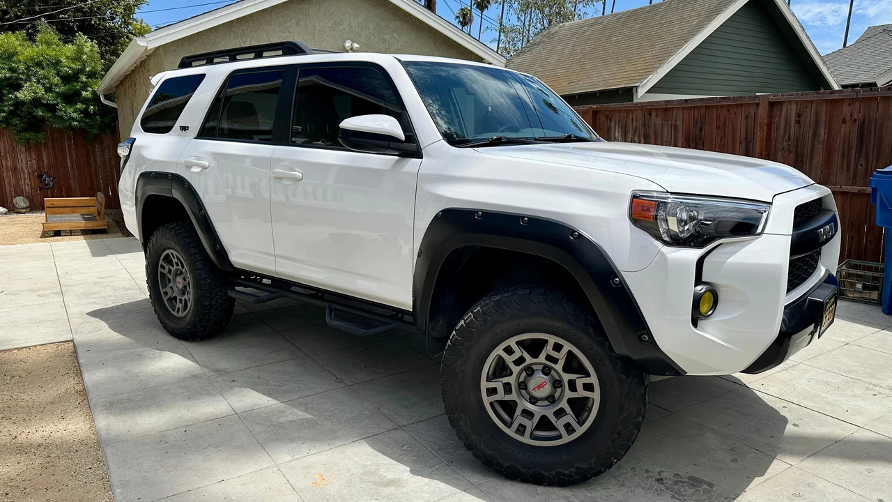 2016 Toyota 4Runner 5th Gen - Image 9 of 31