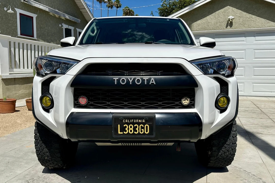 2016 Toyota 4Runner 5th Gen - Image 2 of 31