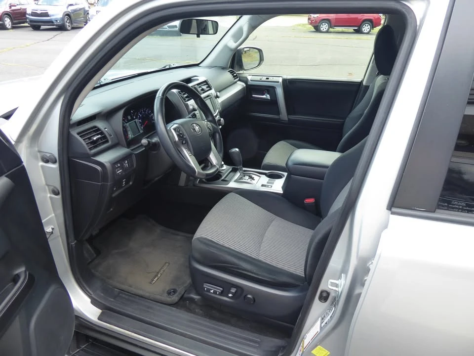 2016 Toyota 4Runner 5th Gen - Image 7 of 17