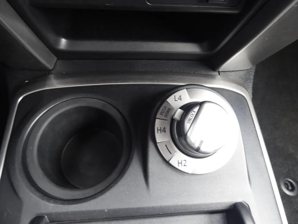 2016 Toyota 4Runner 5th Gen - Image 12 of 17