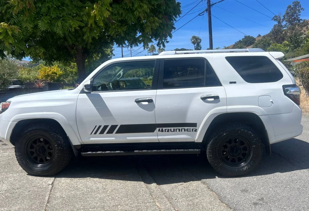 2016 Toyota 4Runner 5th Gen - Image 5 of 24