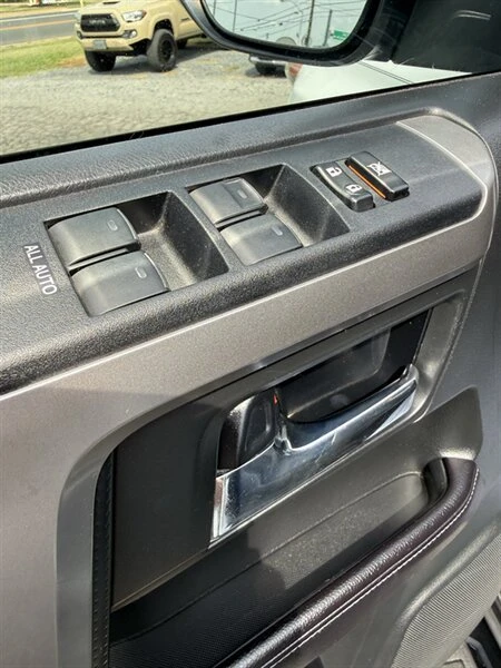 2016 Toyota 4Runner 5th Gen - Image 16 of 20