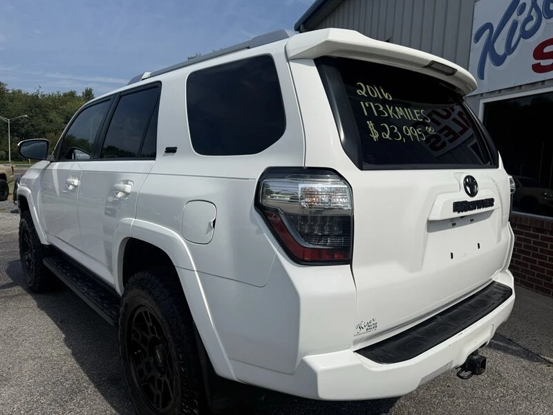 2016 Toyota 4Runner 5th Gen - Image 9 of 20