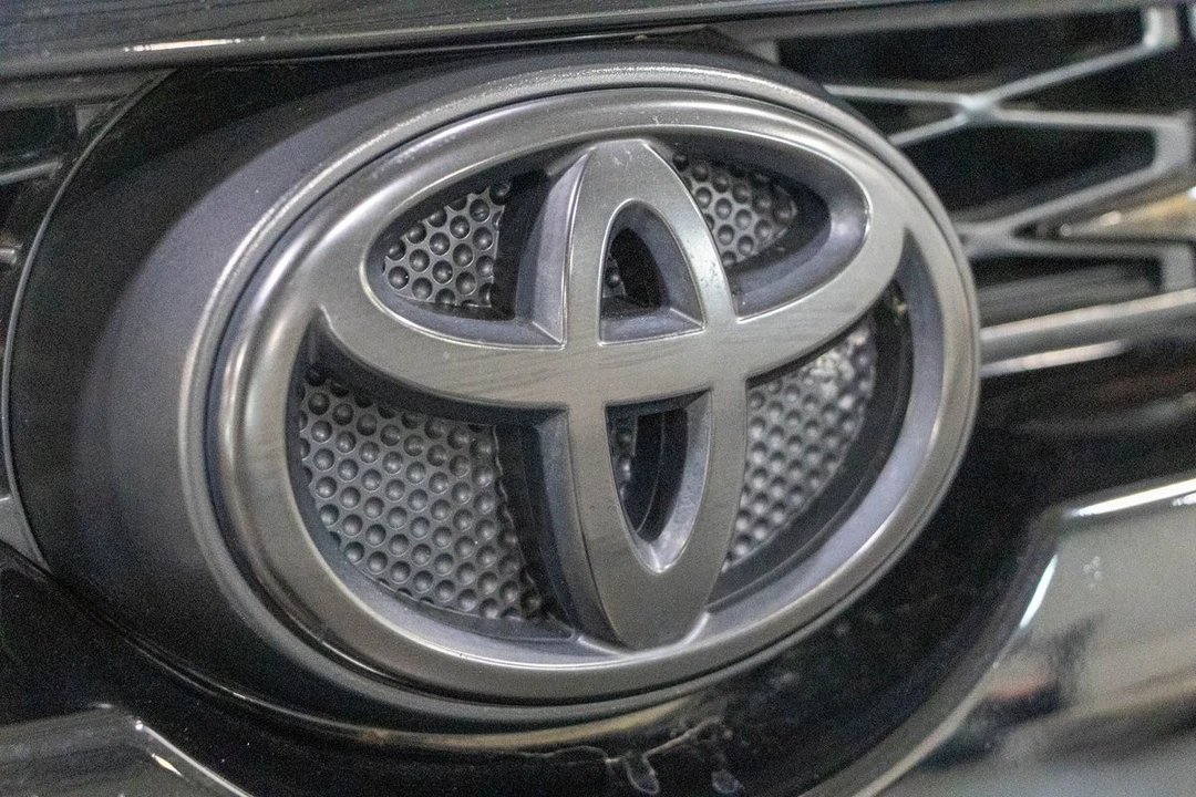 2016 Toyota 4Runner 5th Gen - Image 5 of 19