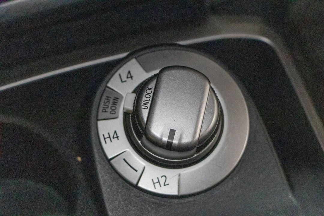 2016 Toyota 4Runner 5th Gen - Image 16 of 19