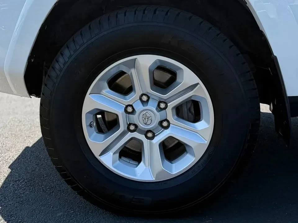 2016 Toyota 4Runner 5th Gen - Image 5 of 20