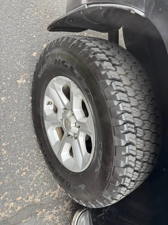 2016 Toyota 4Runner 5th Gen - Image 17 of 18