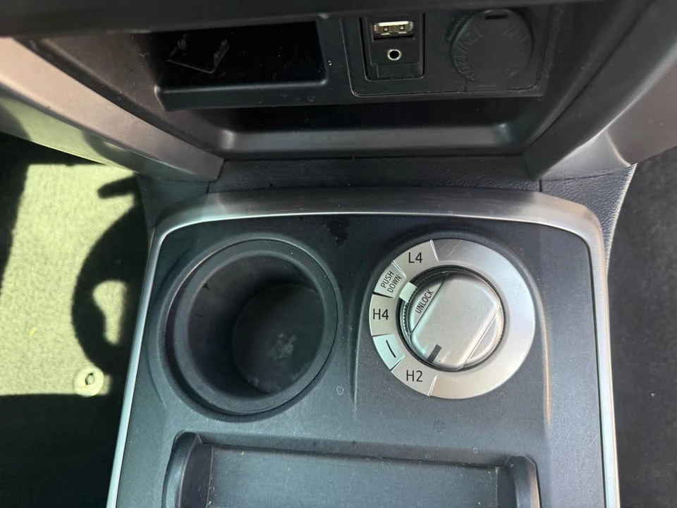2016 Toyota 4Runner 5th Gen - Image 9 of 11