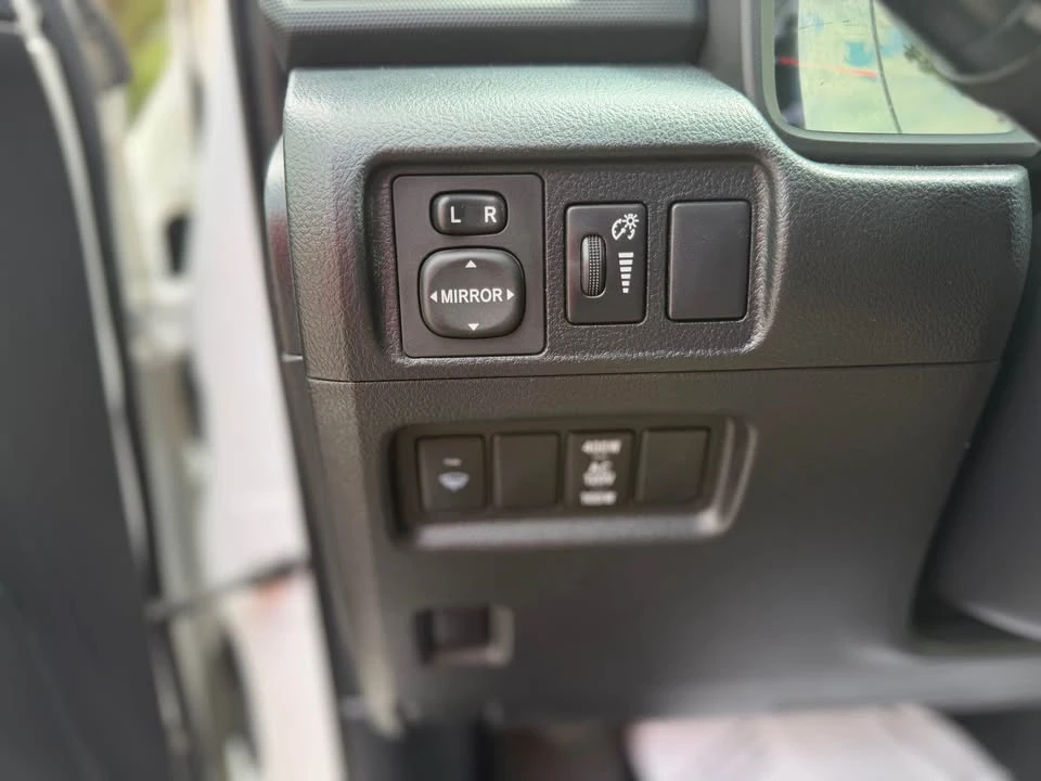 2016 Toyota 4Runner 5th Gen - Image 4 of 9