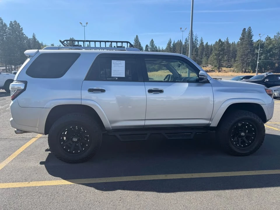 2016 Toyota 4Runner 5th Gen - Image 6 of 17