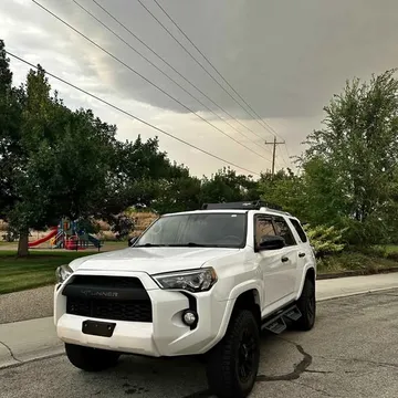 2016 Toyota 4Runner SR5 Sport Utility 2D