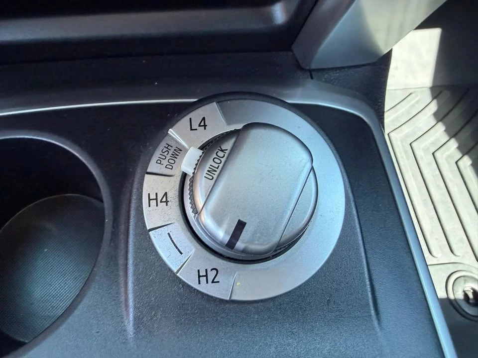 2016 Toyota 4Runner 5th Gen - Image 18 of 20