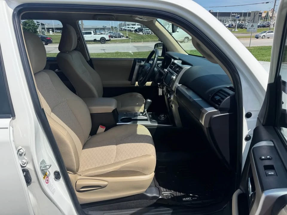 2016 Toyota 4Runner 5th Gen - Image 14 of 17