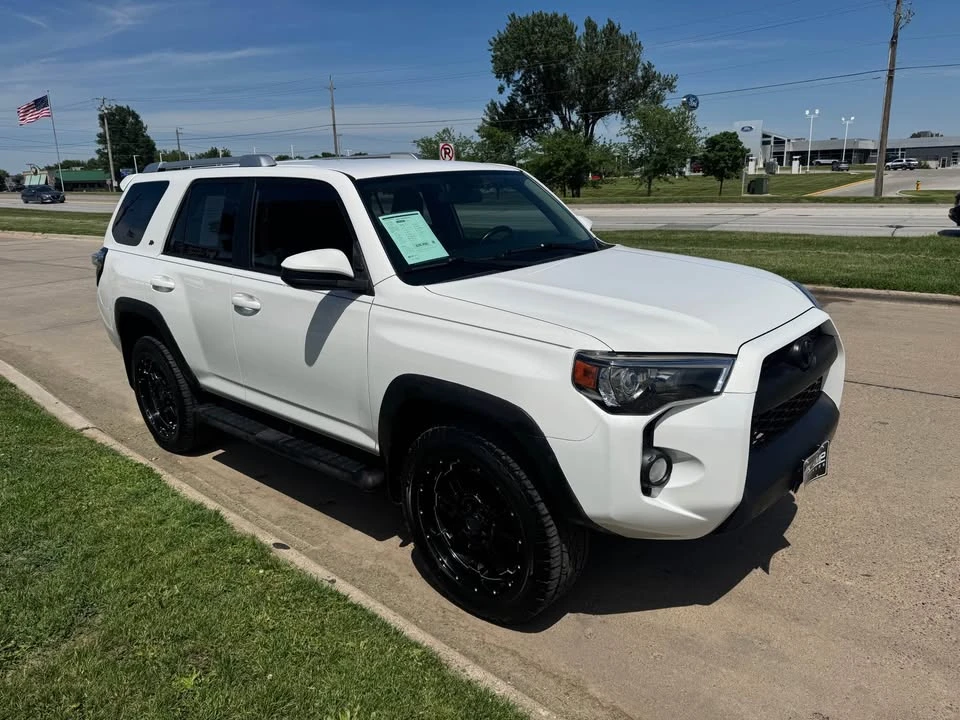2016 Toyota 4Runner 5th Gen - Image 7 of 17