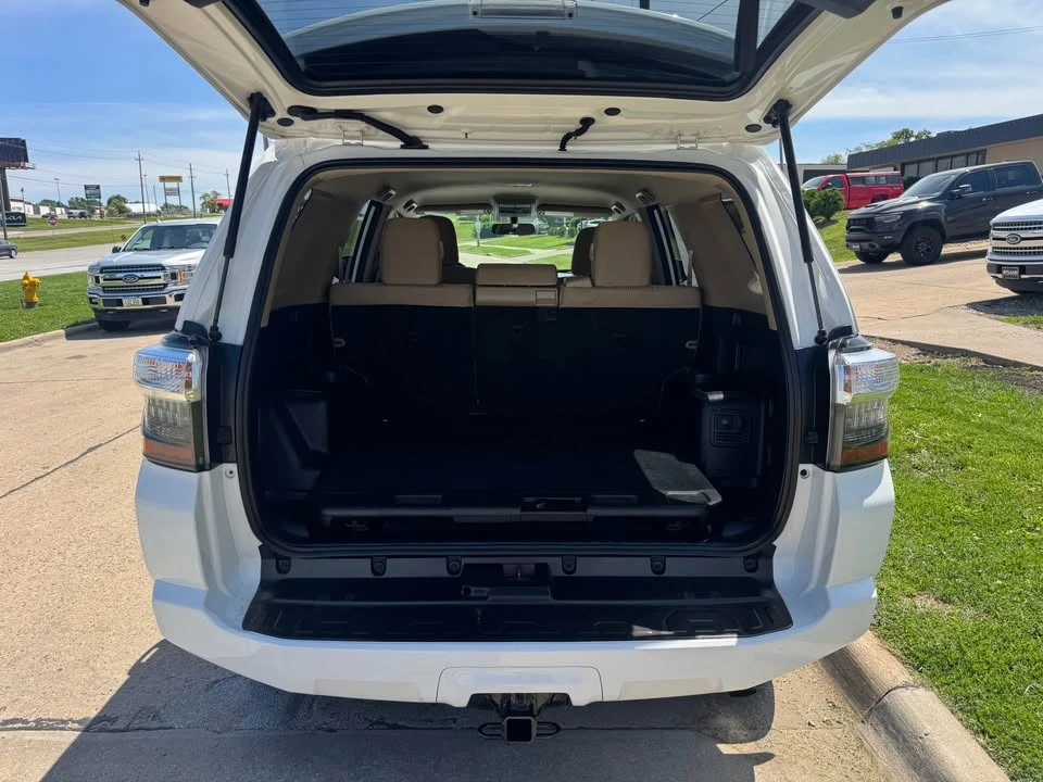 2016 Toyota 4Runner 5th Gen - Image 12 of 17