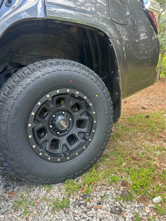 2016 Toyota 4Runner 5th Gen - Image 9 of 15