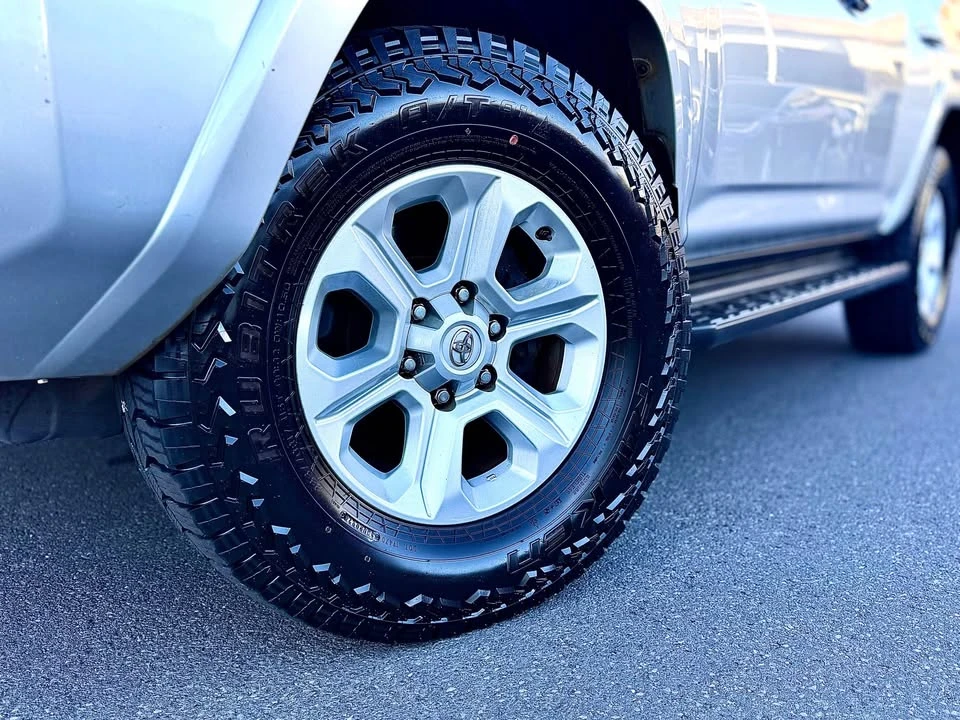 2016 Toyota 4Runner 5th Gen - Image 5 of 10